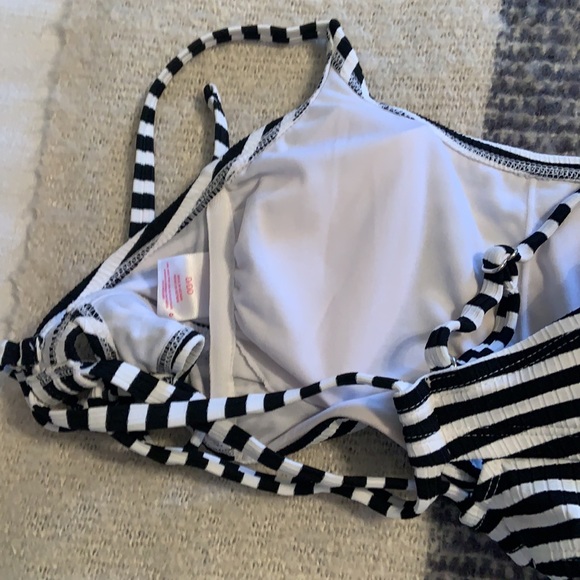 Swim Suit Top and pouch - Picture 5 of 11